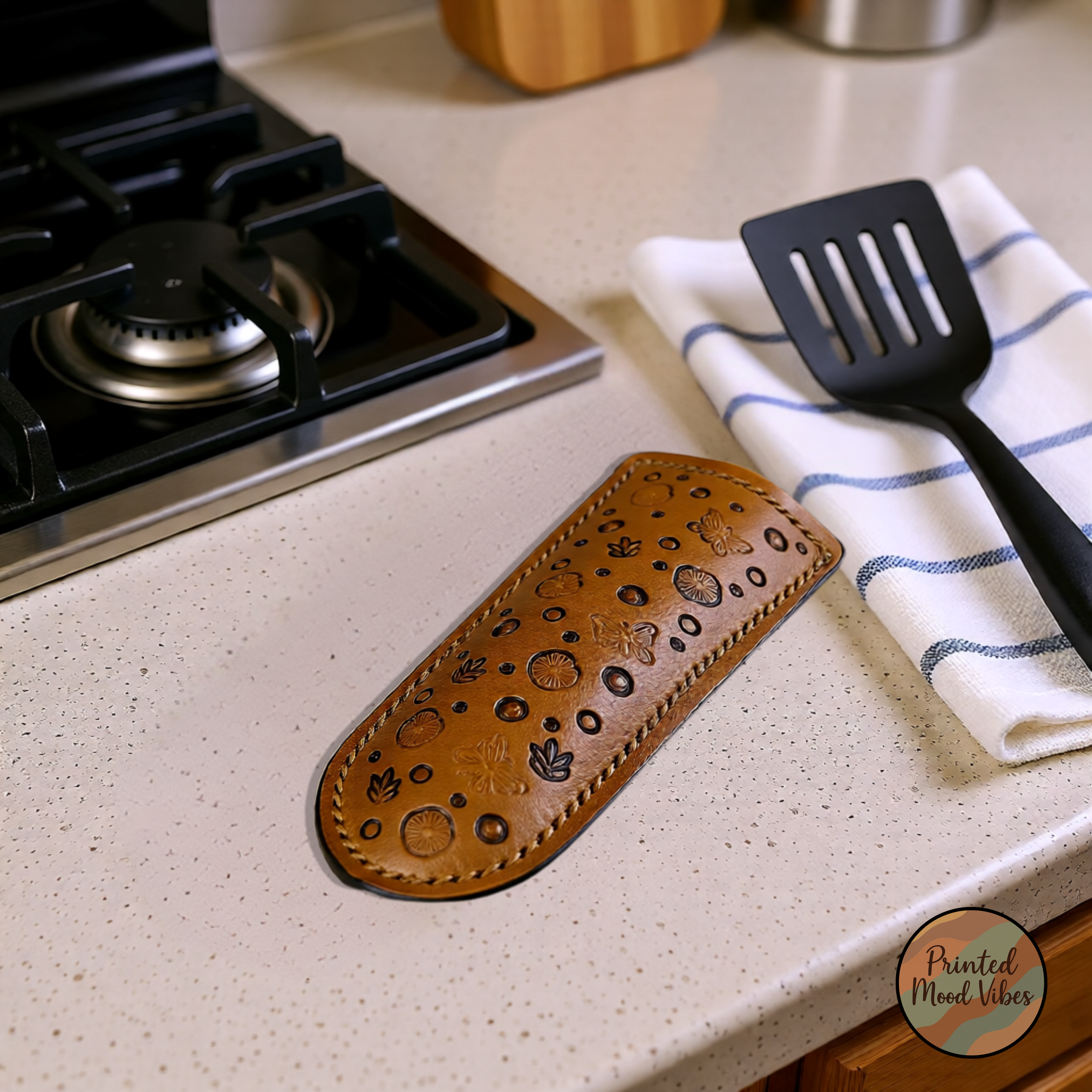 Handmade Leather Skillet Handle Cover: Rustic Cast Iron Pan Grip